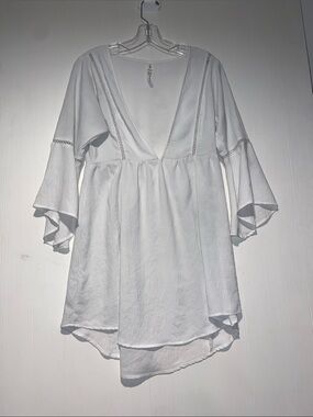B Collection by Bobeau White Boho V-Neck Babydoll Blouse Bell Sleeve Top Medium
